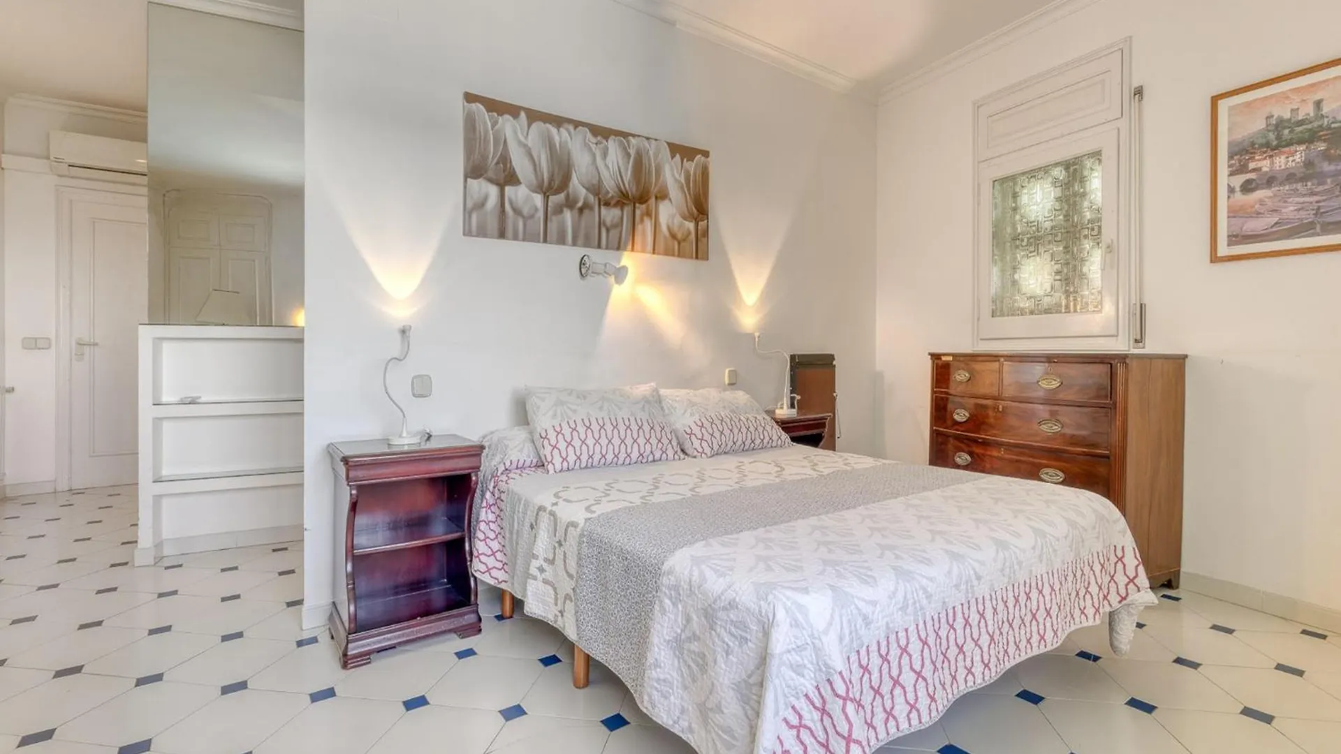 Apartment In Roses Near Sea