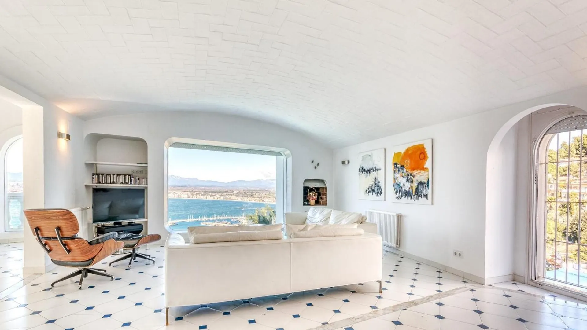 Apartment In Roses Near Sea
