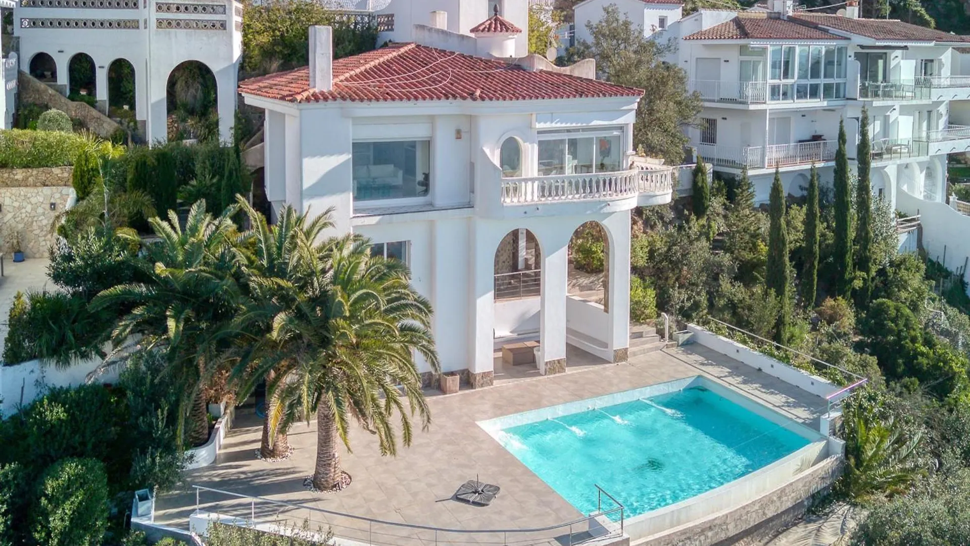 Apartment In Roses Near Sea